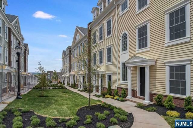 2 Parkside Lane Teaneck, NJ 07666 - Photo 5 of 29