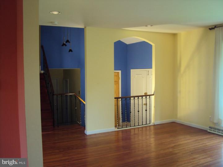 122 Sandringham Road Cherry Hill, NJ 08003 - Photo 3 of 18 Foyer