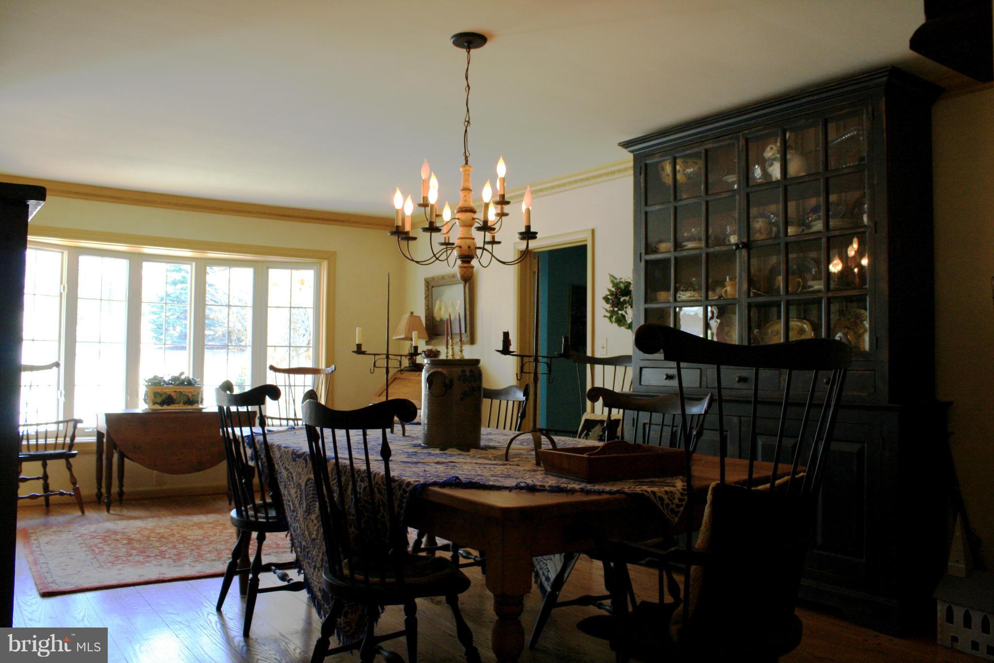 554 Hampton Lane Baltimore, MD 21286 - Photo 13 of 30 Dining Room