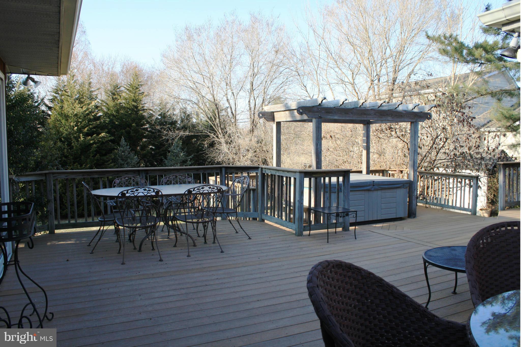 554 Hampton Lane Baltimore, MD 21286 - Photo 17 of 30 Exterior (Rear)