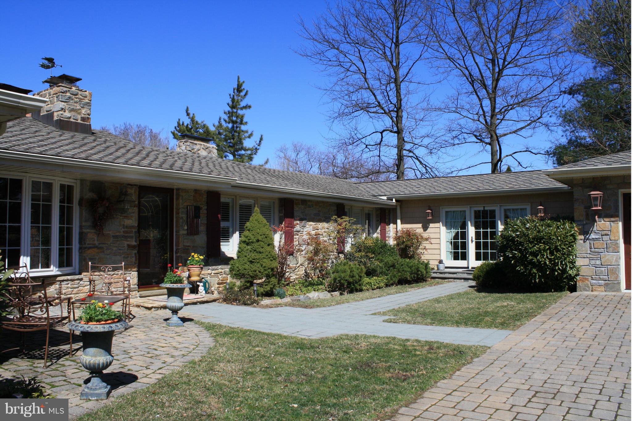 554 Hampton Lane Baltimore, MD 21286 - Photo 3 of 30 Exterior (Front)