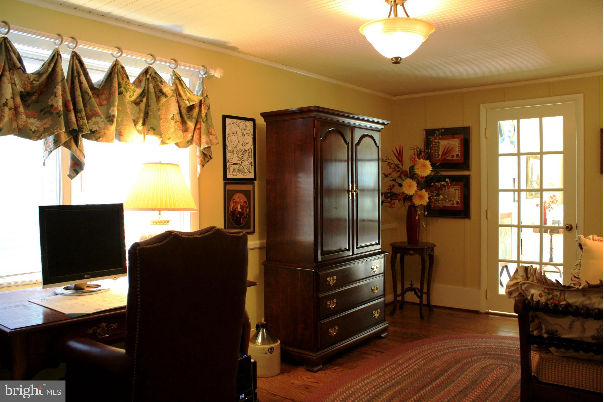 554 Hampton Lane Baltimore, MD 21286 - Photo 24 of 30 Bedroom