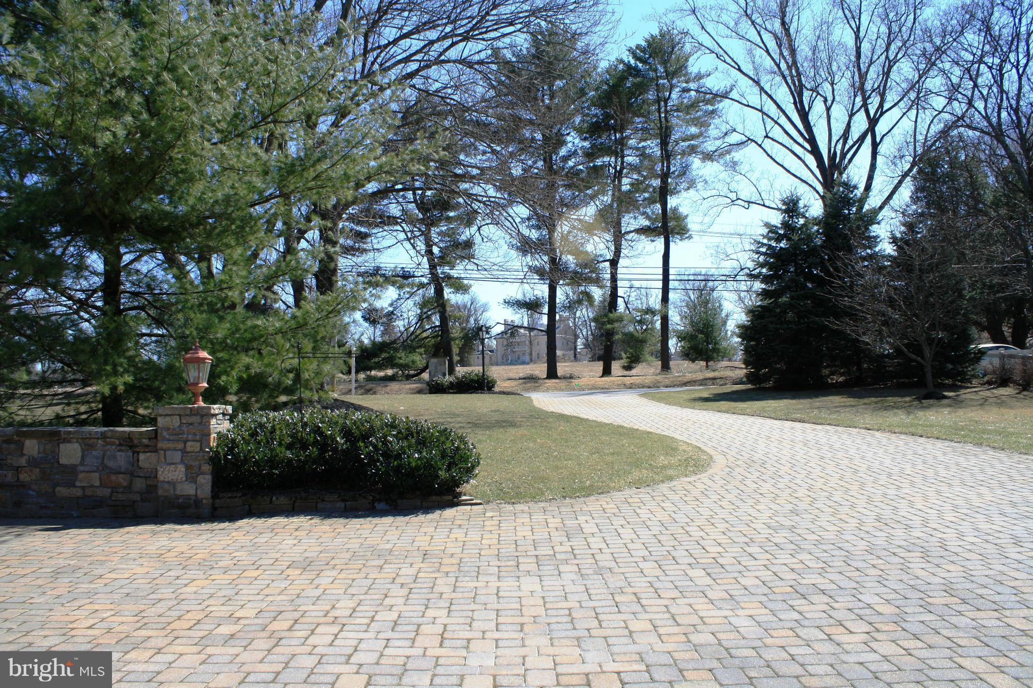 554 Hampton Lane Baltimore, MD 21286 - Photo 29 of 30 Exterior (Front)