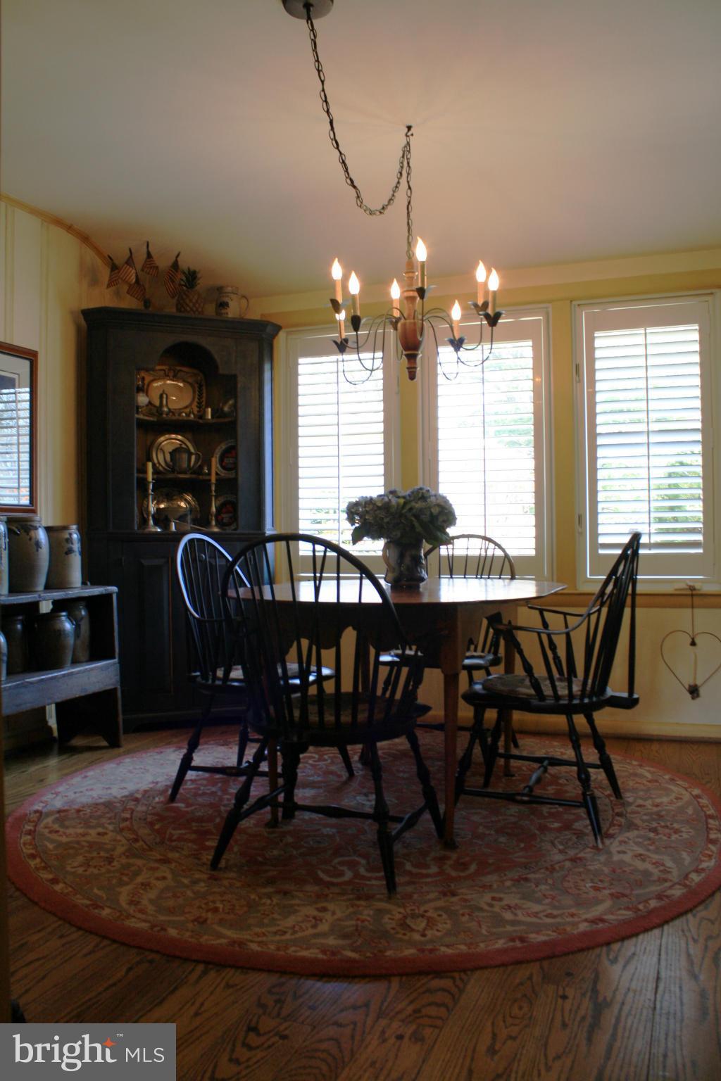 554 Hampton Lane Baltimore, MD 21286 - Photo 7 of 30 Dining Room