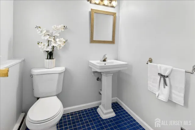 $649,999 | 12 Hadler Drive, Somerset, NJ 08873