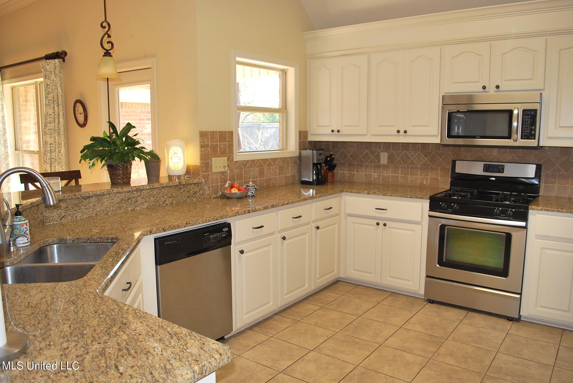 534 Springhill Crossing Brandon, MS 39047 - Photo 17 of 41 DSC_0013