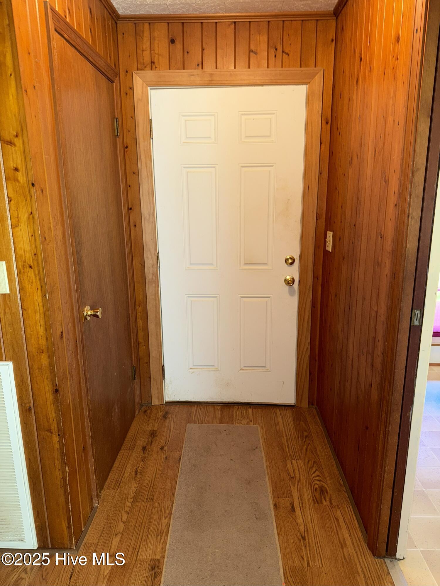 600 Mallard Drive Roper, NC 27970 - Photo 17 of 42 Foyer
