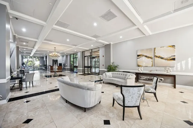 $340,000 | 3350 McCue Road, Unit 904, Houston, TX 77056