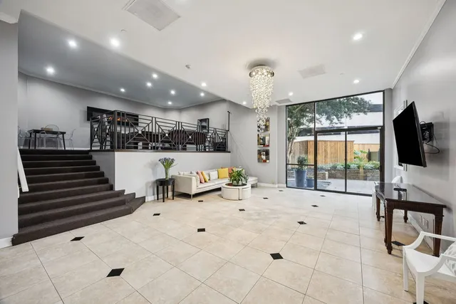 $340,000 | 3350 McCue Road, Unit 904, Houston, TX 77056