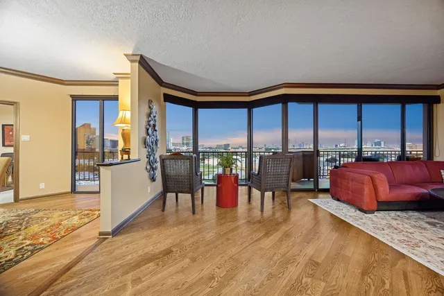 $340,000 | 3350 McCue Road, Unit 904, Houston, TX 77056