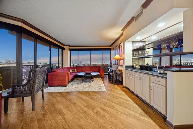 $340,000 | 3350 McCue Road, Unit 904, Houston, TX 77056