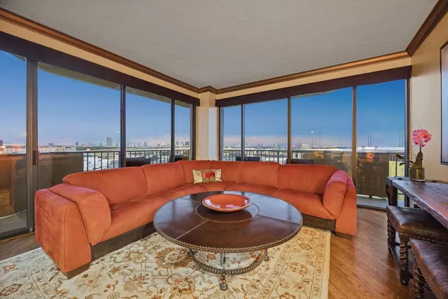 $340,000 | 3350 McCue Road, Unit 904, Houston, TX 77056