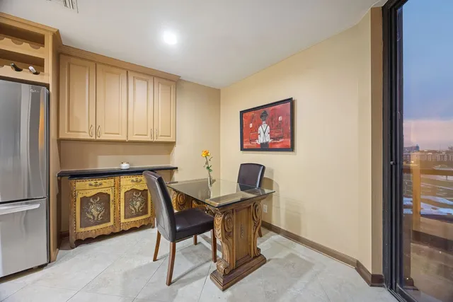 $340,000 | 3350 McCue Road, Unit 904, Houston, TX 77056