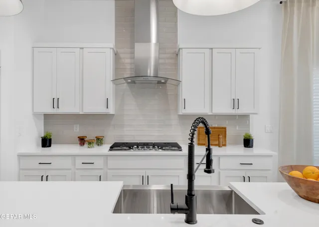 $375,000 | 100 Bonnie Trail, Sunland Park, NM 88008