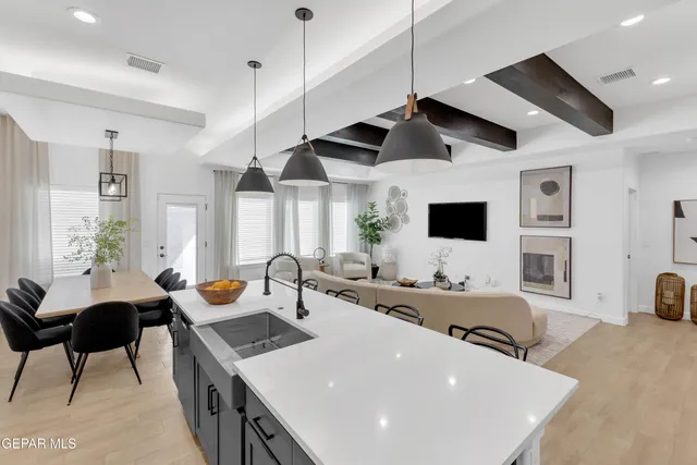 $375,000 | 100 Bonnie Trail, Sunland Park, NM 88008