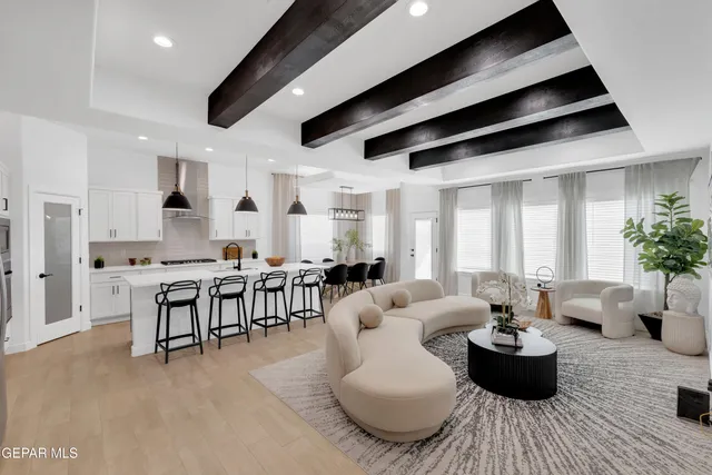 $375,000 | 100 Bonnie Trail, Sunland Park, NM 88008