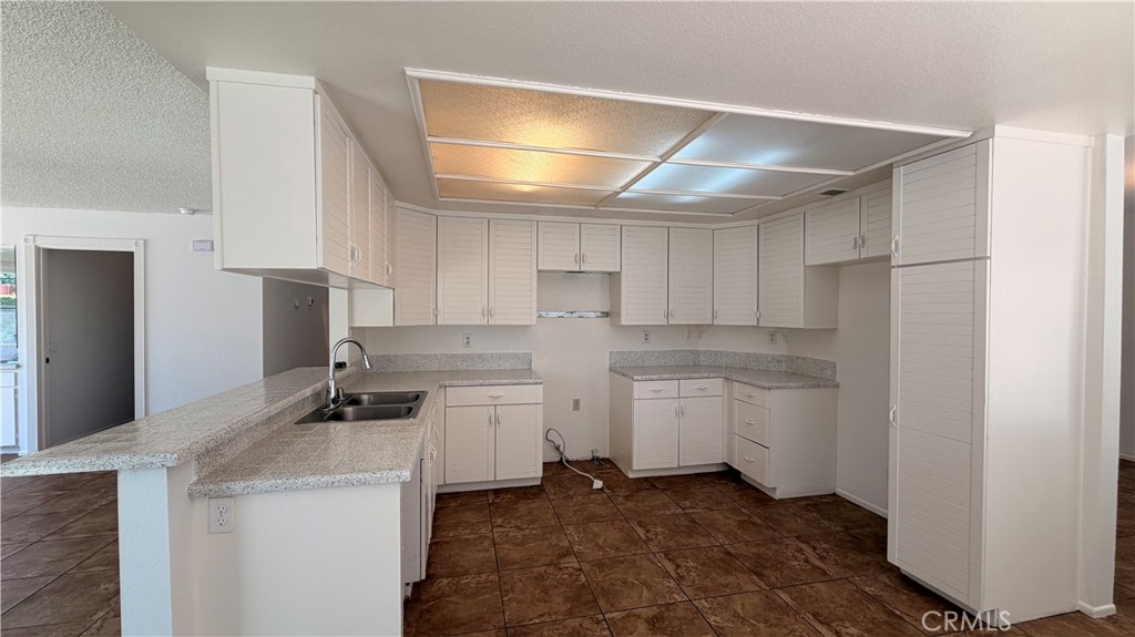 10891 Fenton Road Moreno Valley, CA 92557 - Photo 5 of 9 Kitchen
