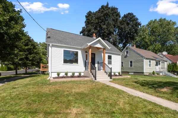 $429,900 | 1005 Center Street, Delavan, WI 53115