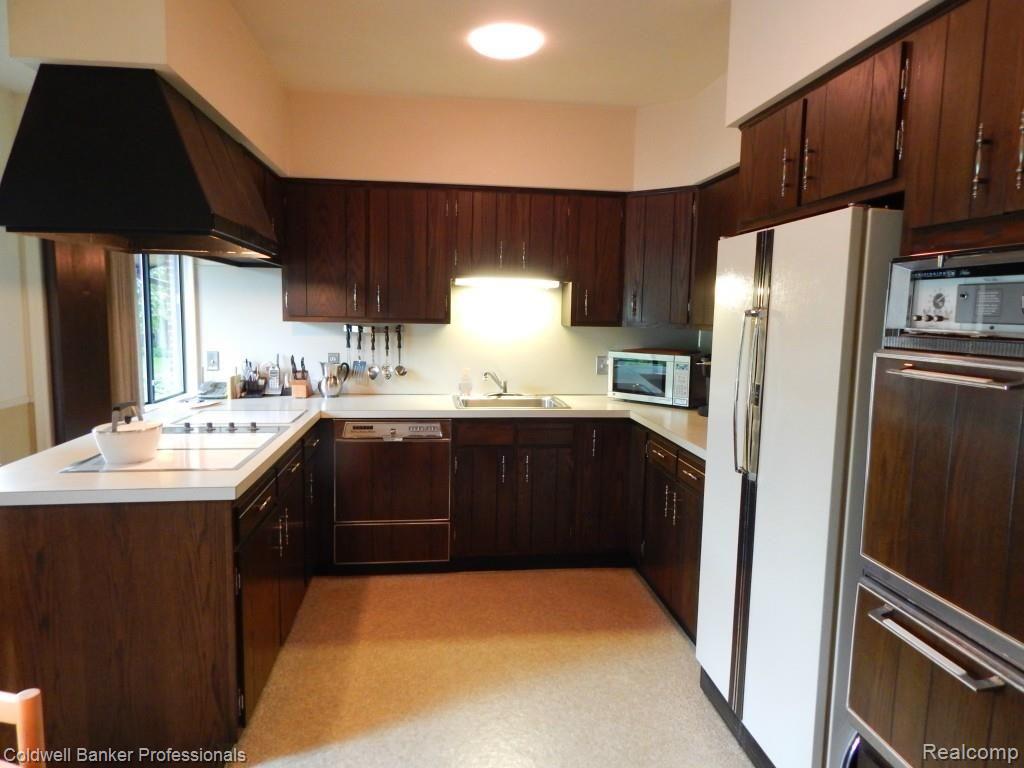 19846 Beverly Road Franklin, MI 48025 - Photo 14 of 51 124.jpg