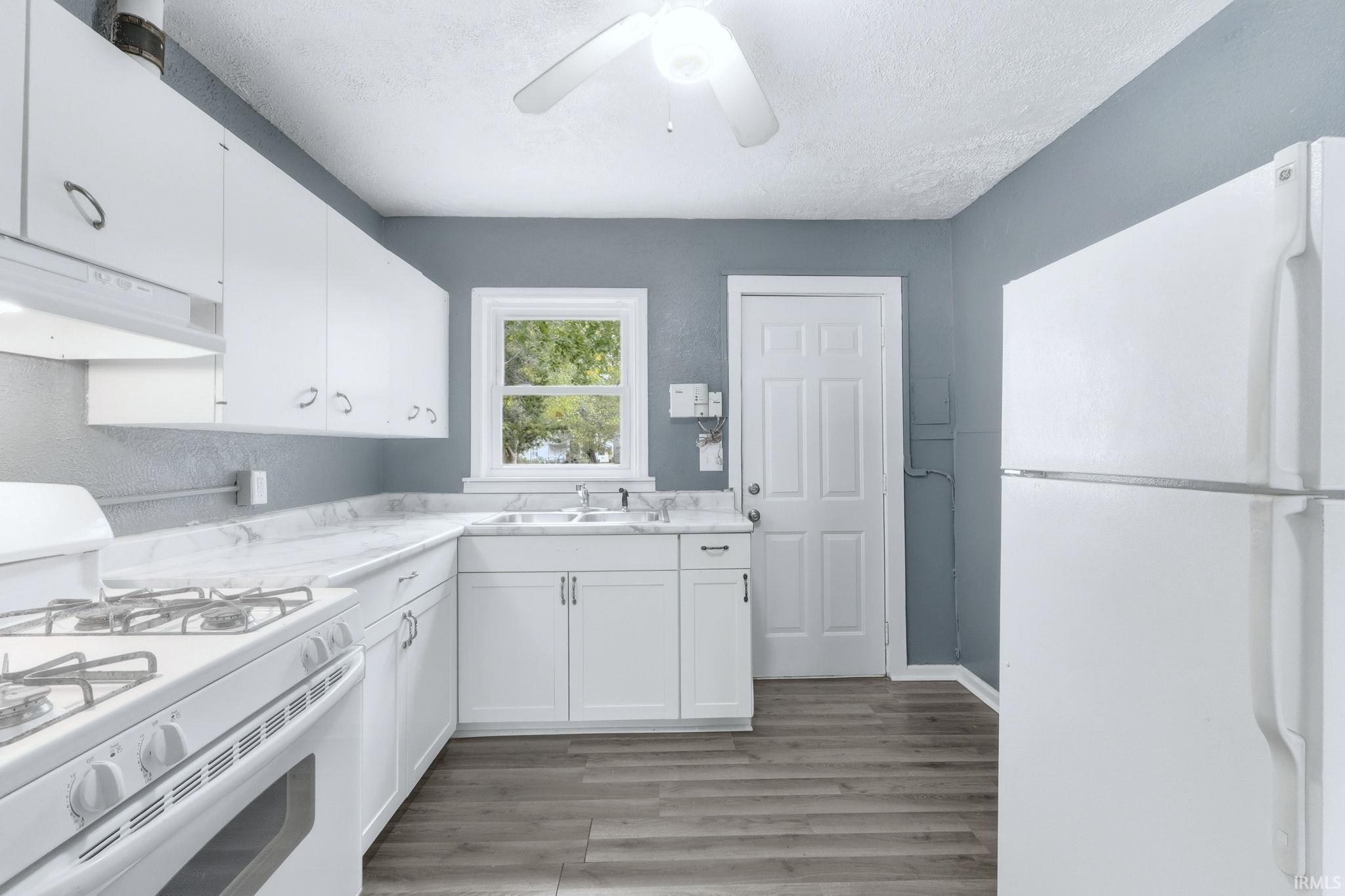 2747 Abbott Street Fort Wayne, IN 46806 - Photo 7 of 31