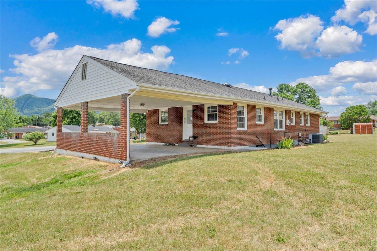 409 Decatur Circle Salem, VA 24153 - Photo 34 of 47 34-MIB06381