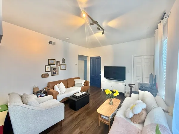 $3,400 | 13 Schuyler Street, Unit 2, Boston, MA 02121