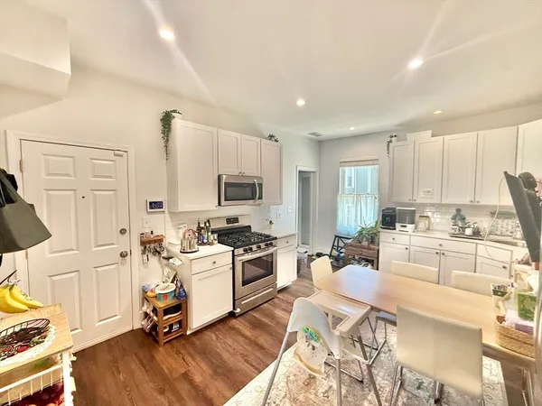 $3,400 | 13 Schuyler Street, Unit 2, Boston, MA 02121