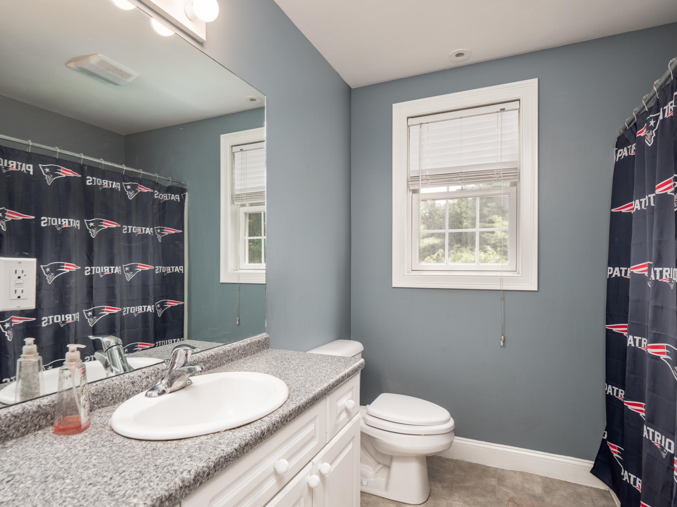 18 Empire Circle Hudson, NH 03051 - Photo 29 of 40