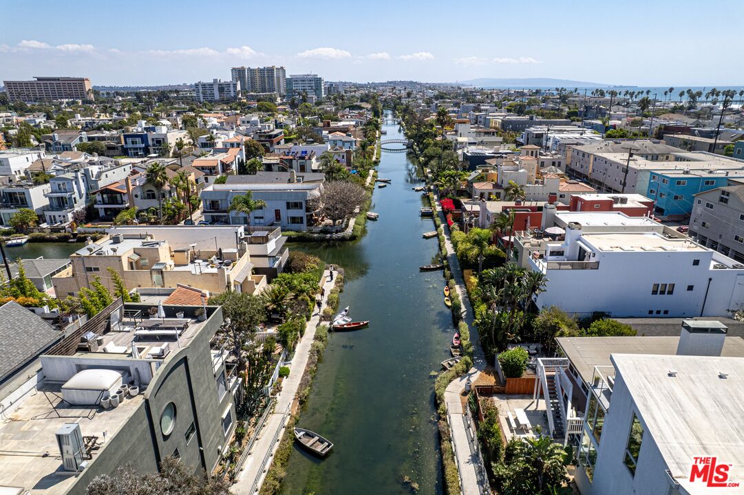 1908 Pacific Avenue Venice, CA 90291 - Photo 14 of 22