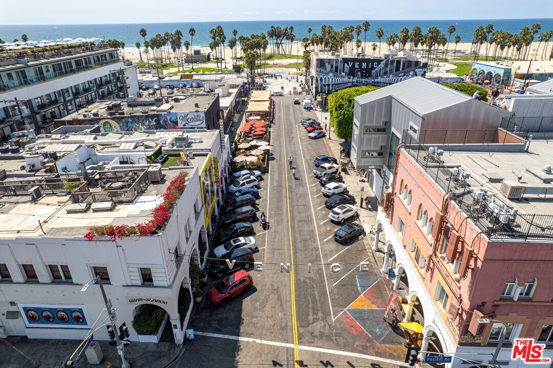 1908 Pacific Avenue Venice, CA 90291 - Photo 16 of 22