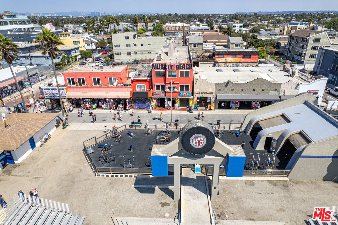 1908 Pacific Avenue Venice, CA 90291 - Photo 17 of 22