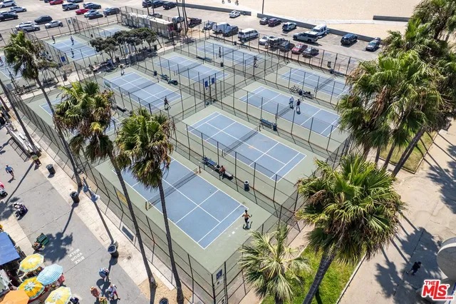 $2,850,000 | 1908 Pacific Avenue, Venice, CA 90291