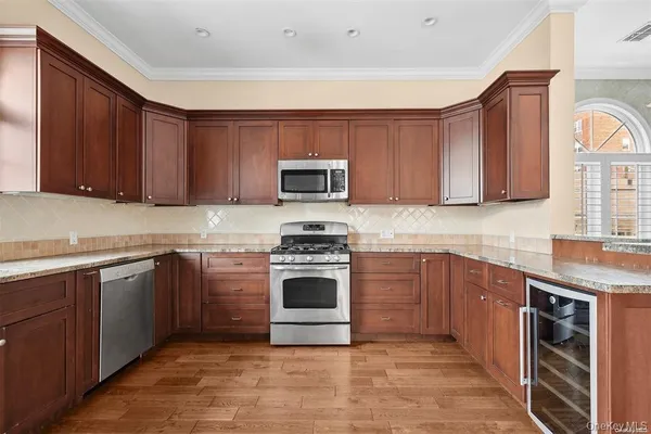 $17,000 | 434 East Broadway, Unit A, Long Beach, NY 11561