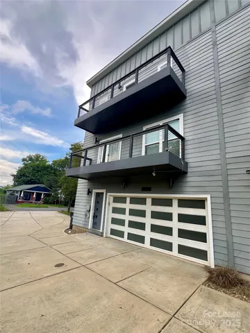 $2,600 | 1106 North Alexander Street, Charlotte, NC 28206