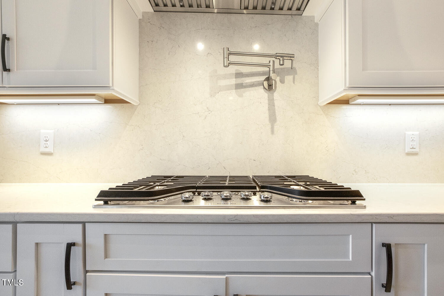 593 Pope Lake Road Angier, NC 27501 - Photo 24 of 48 a close up of a stove top oven