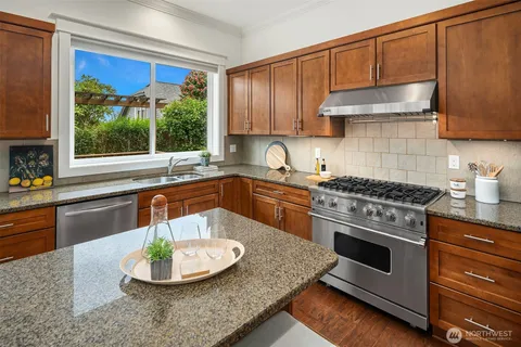 $1,595,000 | 1520 37th Avenue, Seattle, WA 98122