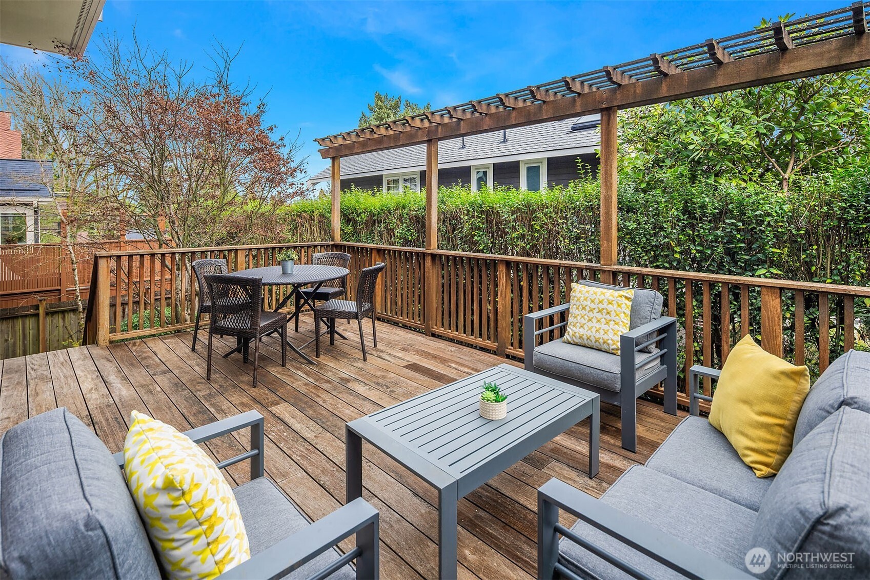 1520 37th Avenue Seattle, WA 98122 - Photo 15 of 35 a view of a patio with furniture