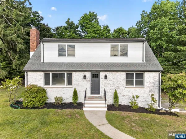 $899,000 | 11 Franklin Street, Mahwah, NJ 07430