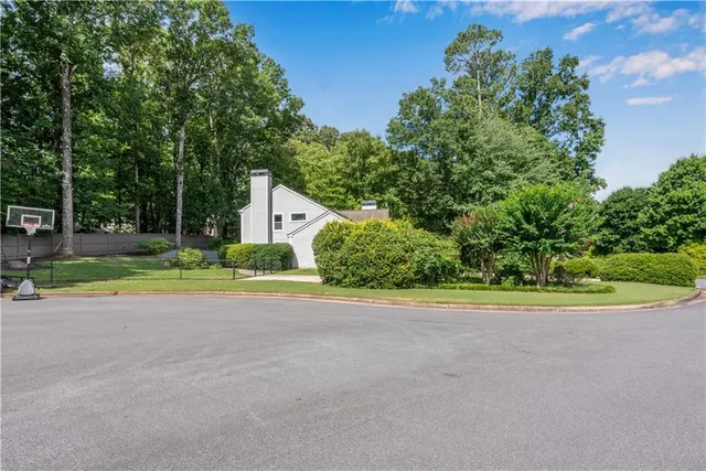 $3,800 | 755 Anna Lane, Alpharetta, GA 30004