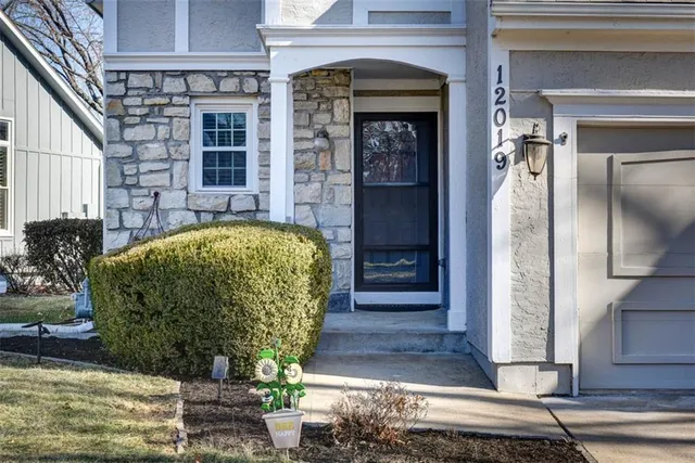 $350,000 | 12019 England Street, Overland Park, KS 66213