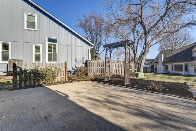 $350,000 | 12019 England Street, Overland Park, KS 66213