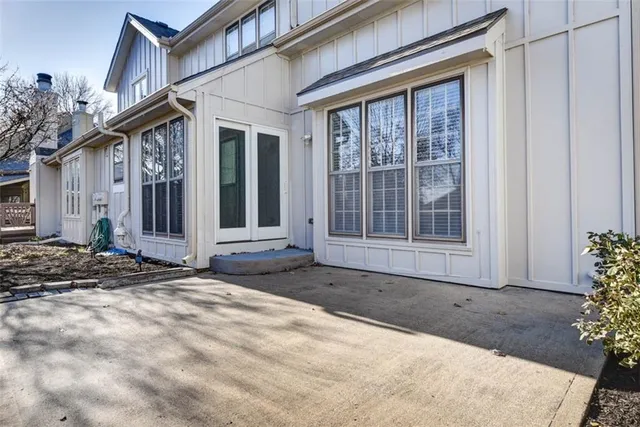 $350,000 | 12019 England Street, Overland Park, KS 66213