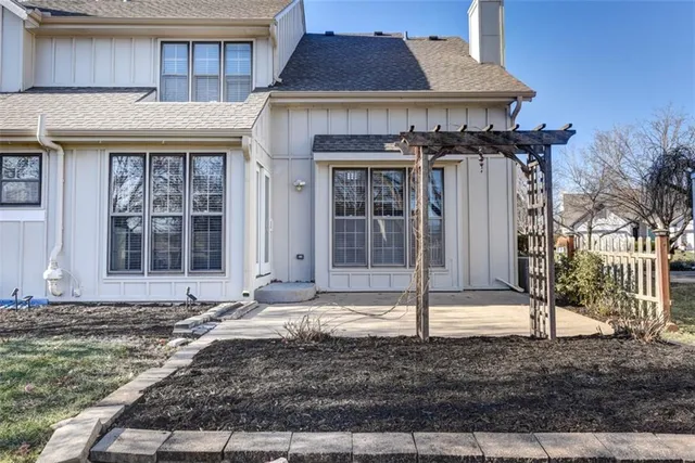 $350,000 | 12019 England Street, Overland Park, KS 66213