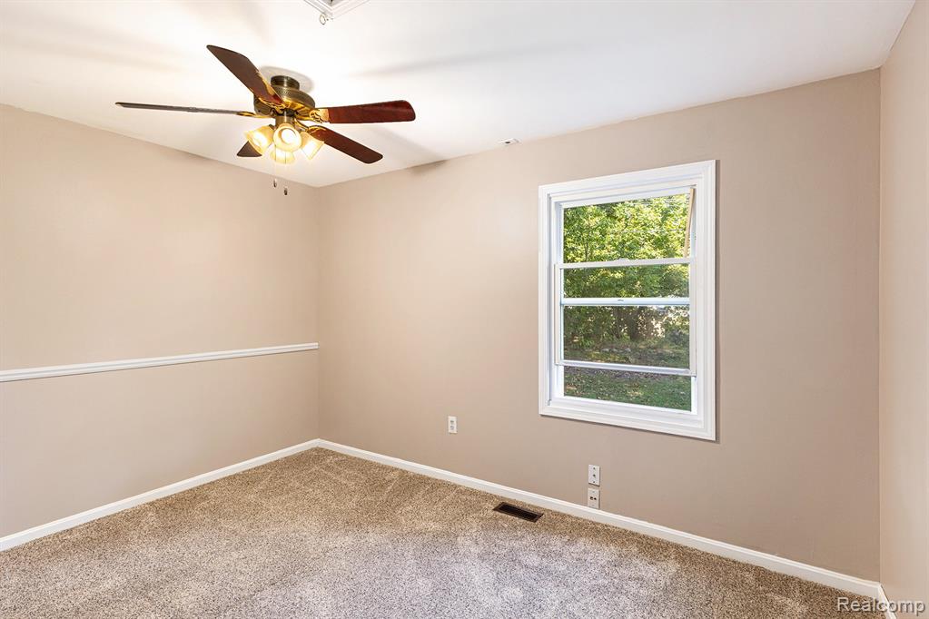 320 Barker Road Whitmore Lake, MI 48189 - Photo 16 of 27 Gallery Image 16