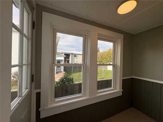 $2,100 | 23 Knight Street, Unit 23, West Warwick, RI 02893