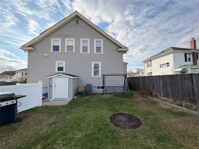 $2,100 | 23 Knight Street, Unit 23, West Warwick, RI 02893