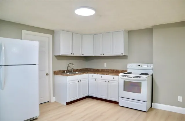 $2,100 | 23 Knight Street, Unit 23, West Warwick, RI 02893