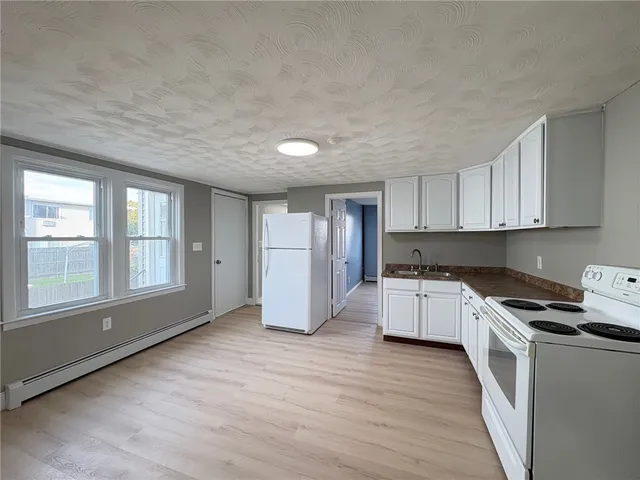 $2,100 | 23 Knight Street, Unit 23, West Warwick, RI 02893