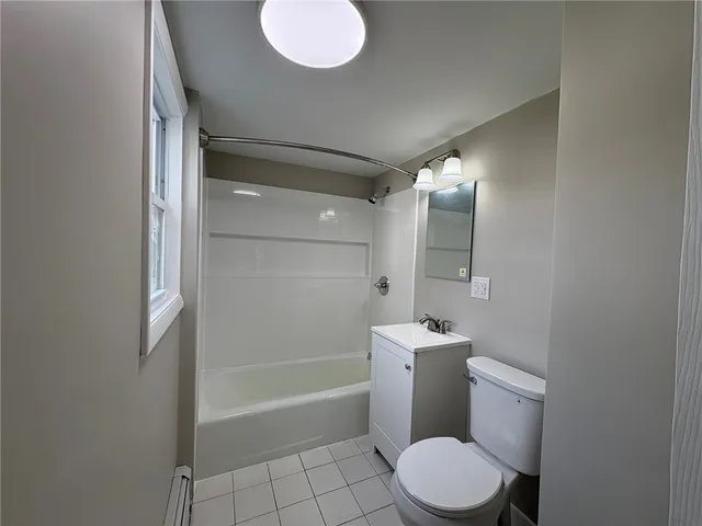 $2,100 | 23 Knight Street, Unit 23, West Warwick, RI 02893