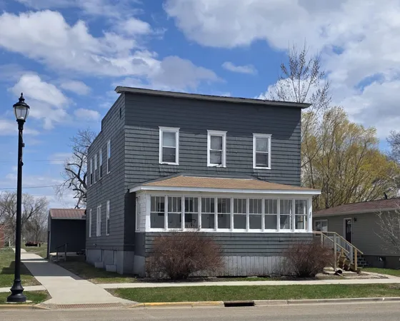 $189,000 | 205 3rd Avenue Southeast, Valley City, ND 58072